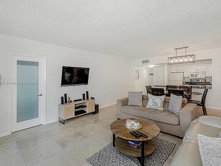 2301 Collins Ave #803 — Photo 18