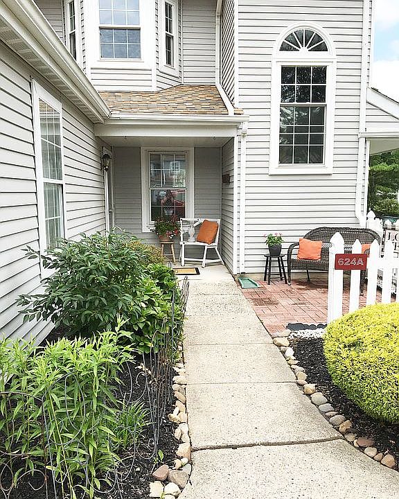 Cozy Porch & Front Patio