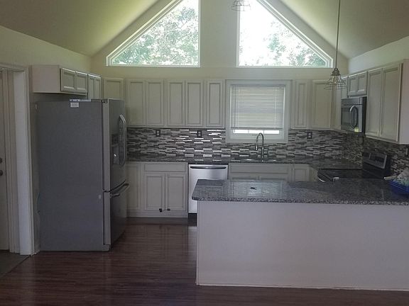 3rd image of 205 King David Dr