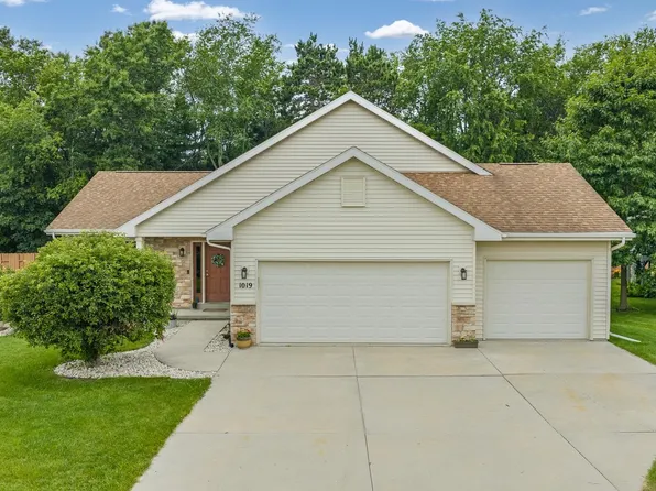 1019 21st St, Prairie Du Sac, WI 53578
