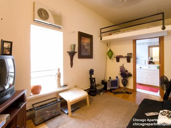 611 W Briar Pl APT 102, Chicago, IL 60657