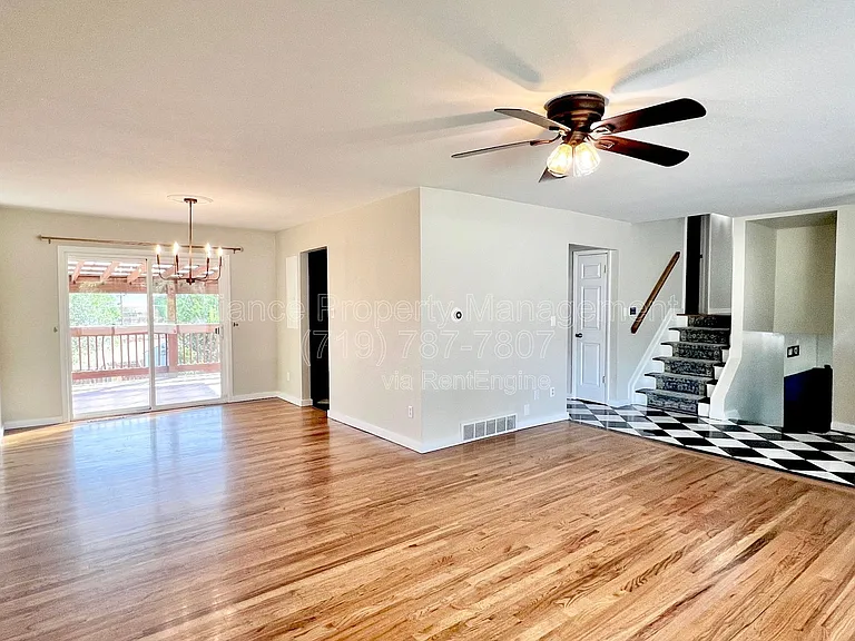 514 Catalina Dr — Photo 5