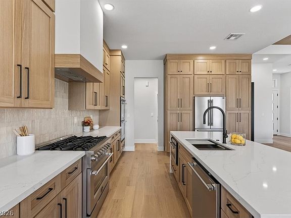 3rd image of 9149 Villa Ridge Dr
