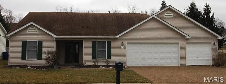 1st image of 82 Gregory Ct