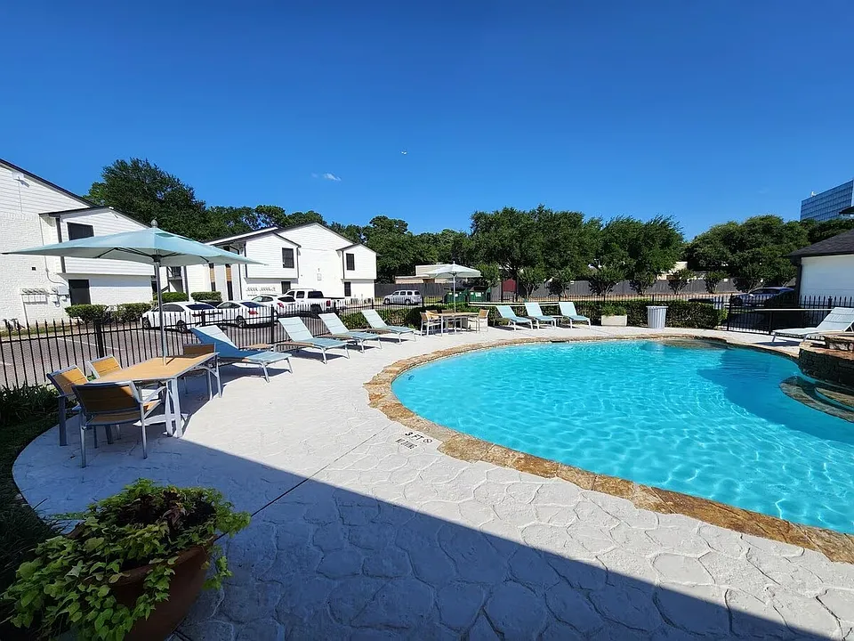 Cali Crossing Apartments