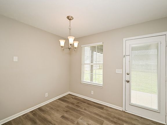 5th image of 2644 Dakota Way