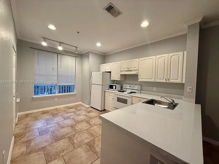 860 N Orange Ave #258 — Photo 1