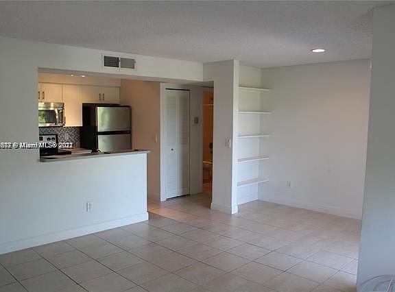 4th image of 1249 SW 46th Ave APT 1406