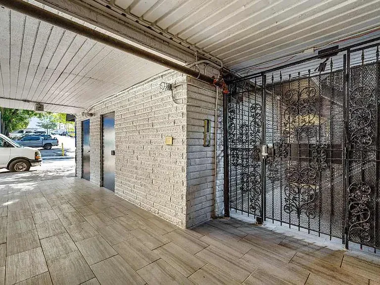 1136 Crescent Ave NE #2-ID1356314P — Photo 45