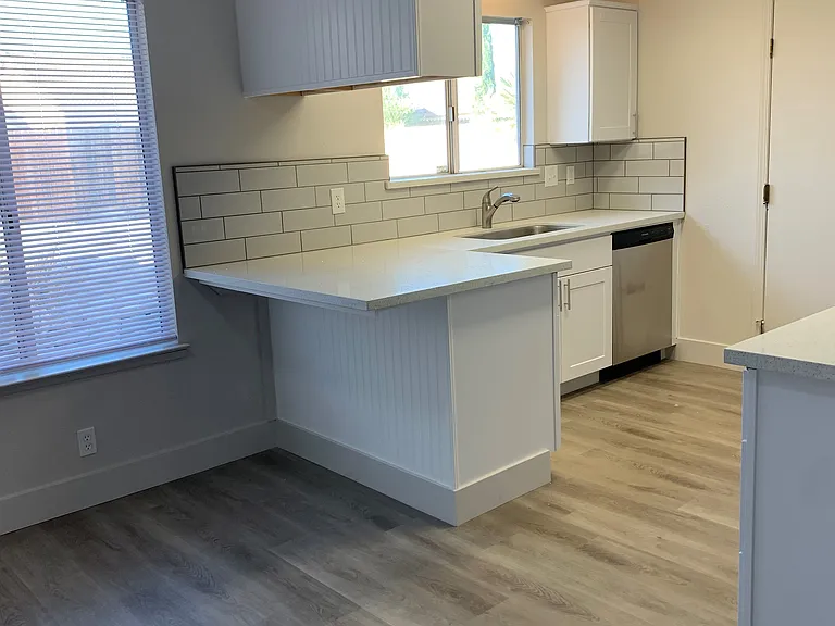 778 E Encore Dr — Photo 3