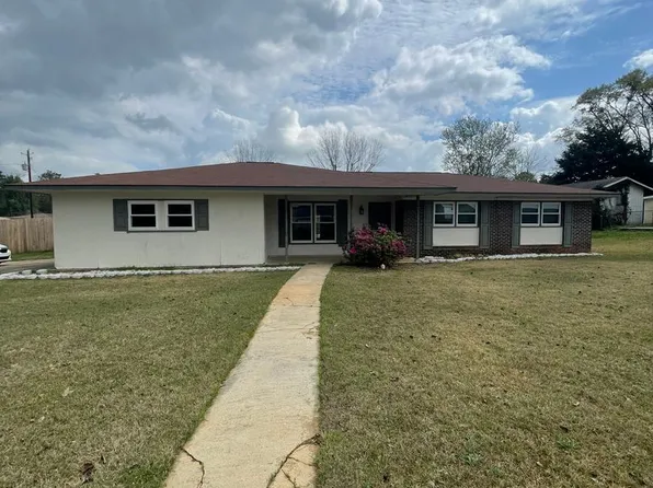 306 Meadowlark Ln, Enterprise, AL 36330