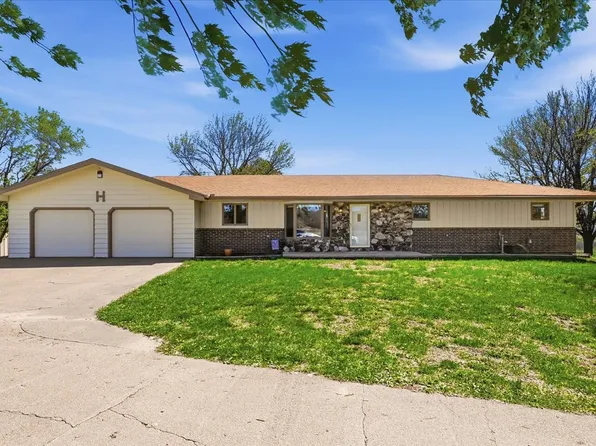 2946 Swedish Rd, Hamburg, IA 51640