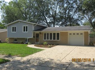 7052 Hawthorne Ln, Hanover Park, IL 60133