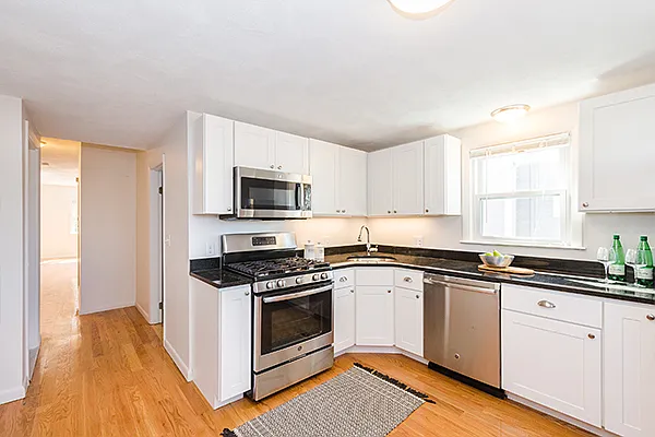 152 Brown St #2L — Photo 6
