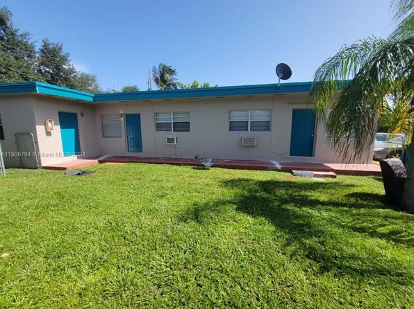 121 SW 5th Ct, Dania, FL 33004