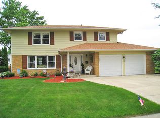 48 Grange Rd, Elk Grove Village, IL 60007