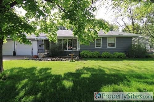 1st image of 906 Eastwood Ln