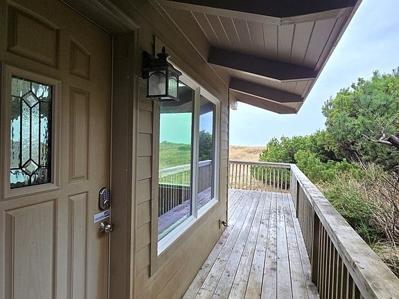 3rd image of 1902 NW Oceania Dr