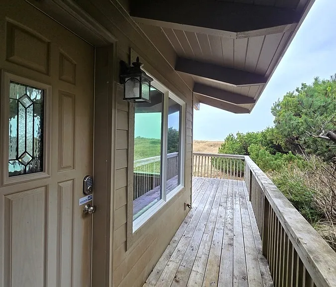 1902 NW Oceania Dr — Photo 3