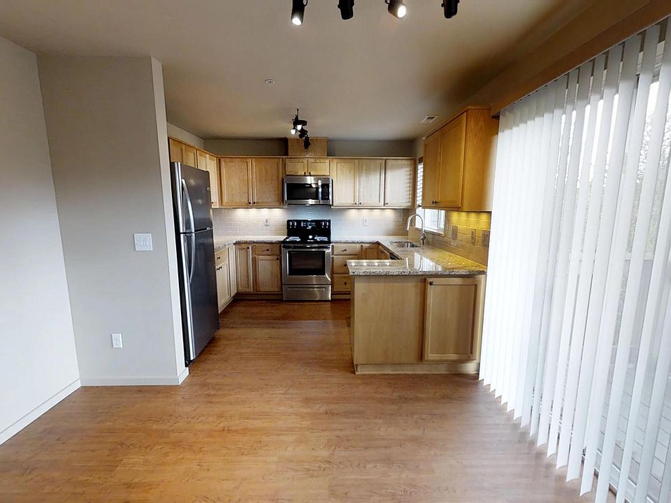 1st image of 5264 NE 121st Ave APT 118