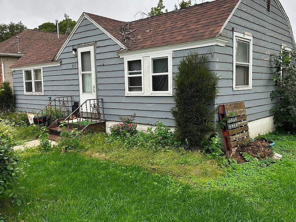 2nd image of 711 N Wright Ave