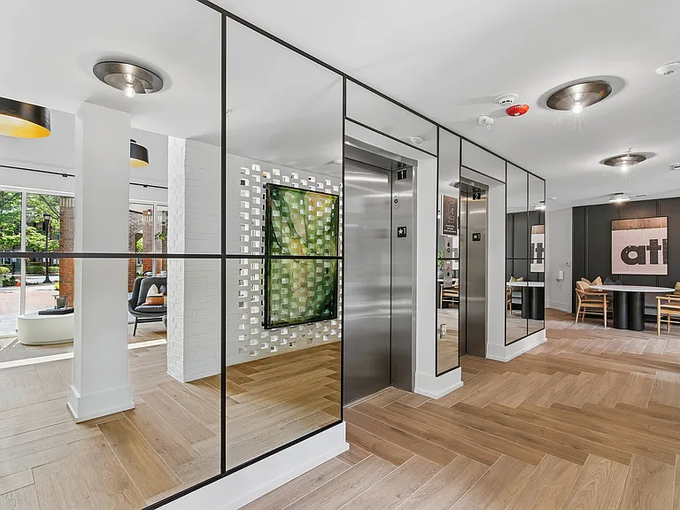 Avana on Main — Photo 22