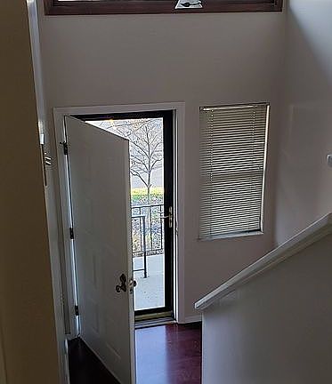 5th image of 658 Hidden Valley Ct