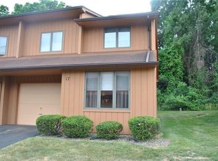 17 Spring Hl, Fairport, NY 14450