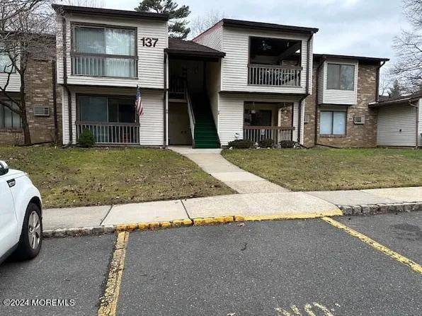 137 Amberly Drive #D, Manalapan, NJ 07726