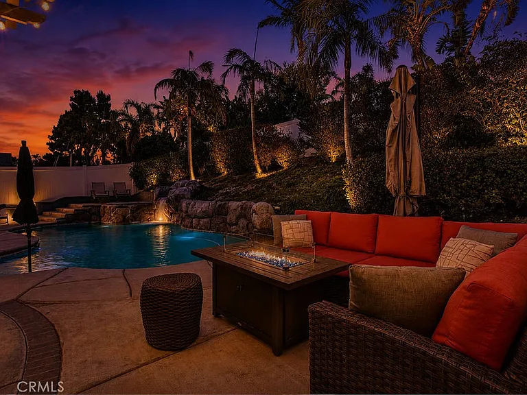 959 Hemingway Dr — Photo 3