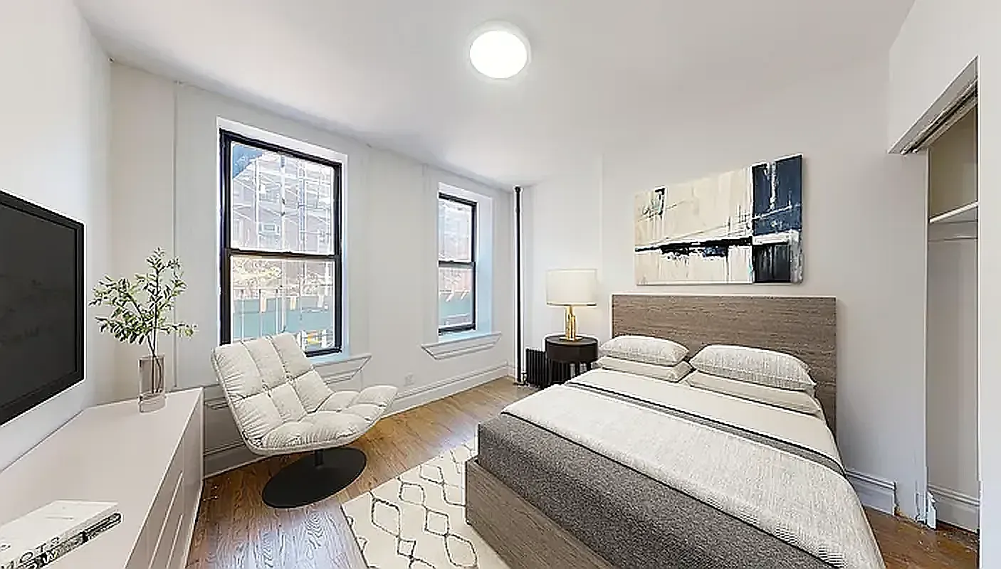 545 East Fifth Street — Photo 2