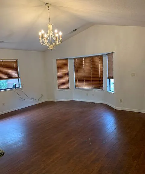 228 Earl Ave — Photo 2