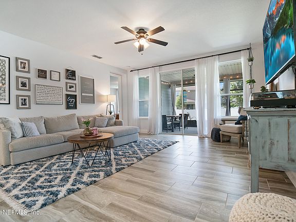 4th image of 211 Blackwater Way