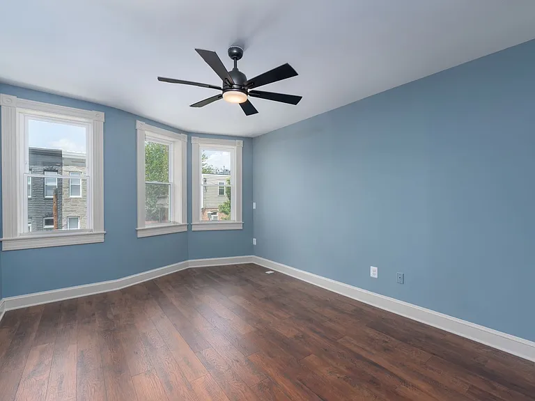 801 W 35th St — Photo 13