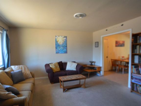 4th image of 915 Oakgrove Ave