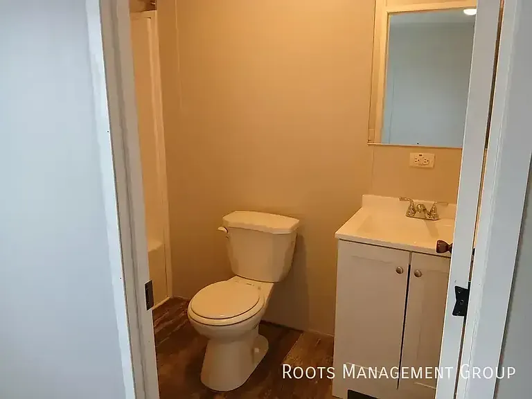 48 Oak St #48 — Photo 11