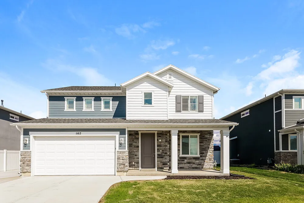 3 bed, 2.5 bath, 2174 sqft, $2,870 — Photo 1