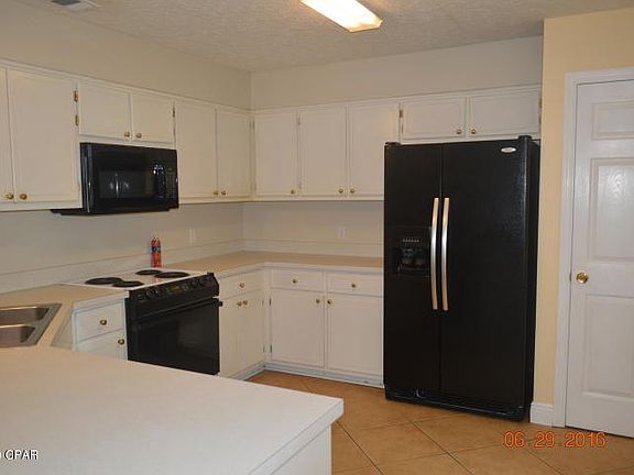 3rd image of 6609 Fox Lake Dr