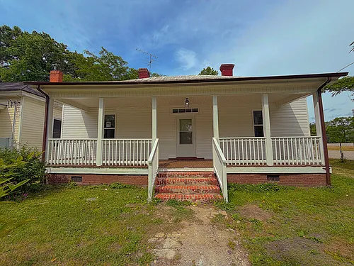 740 Arlington St Photo 1
