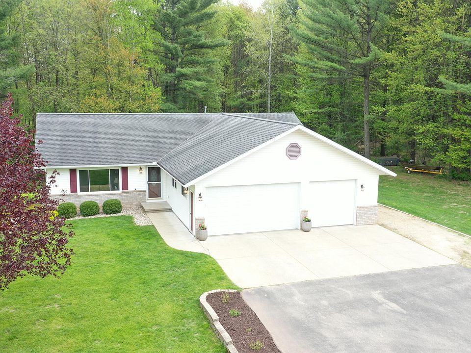1st image of 200 River Pine Dr