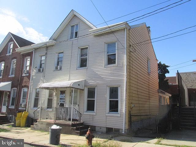 1st image of 839 Cherry St