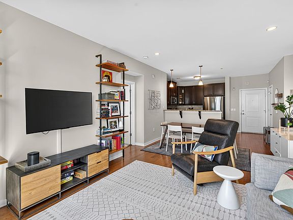 5th image of 443 2nd St APT 406