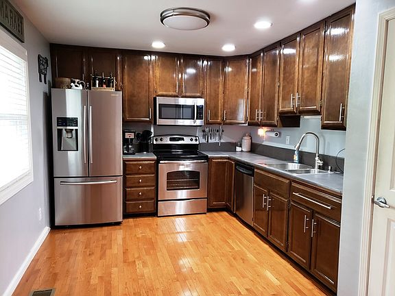 5th image of 1580 E Algonquin Dr