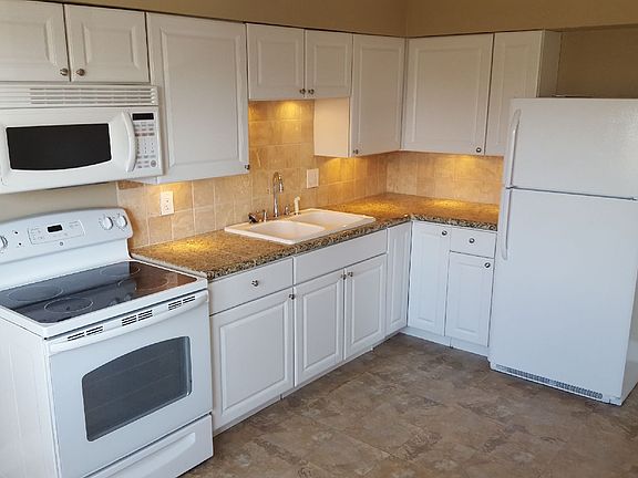 5th image of 2900 Abigail Dr APT 4