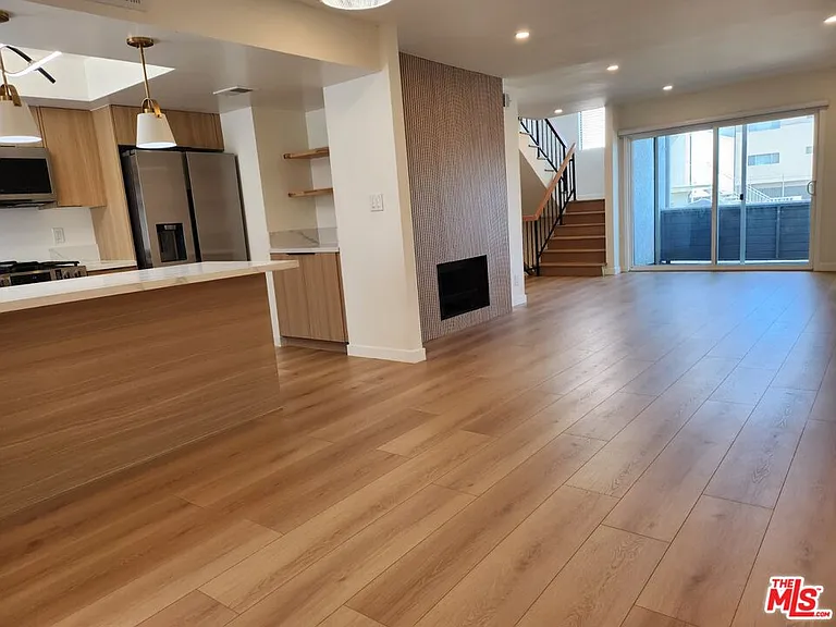 529 N Market St #8 — Photo 3