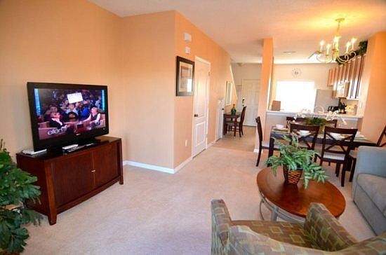 LP2T806CD-living-area-flat-screen-tv-and-dining