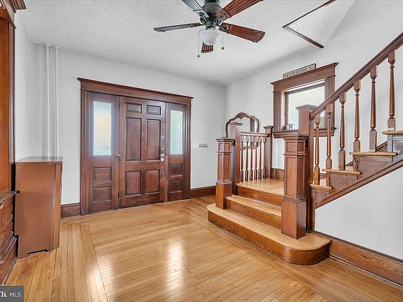 3rd image of 519 Park Ave
