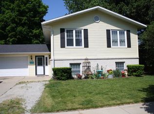 116 N Elizabeth St, Whitehall, MI 49461
