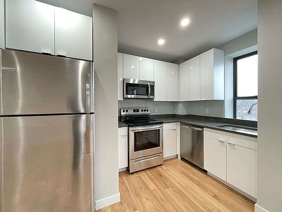 3rd image of 486 Brooklyn Ave #E20