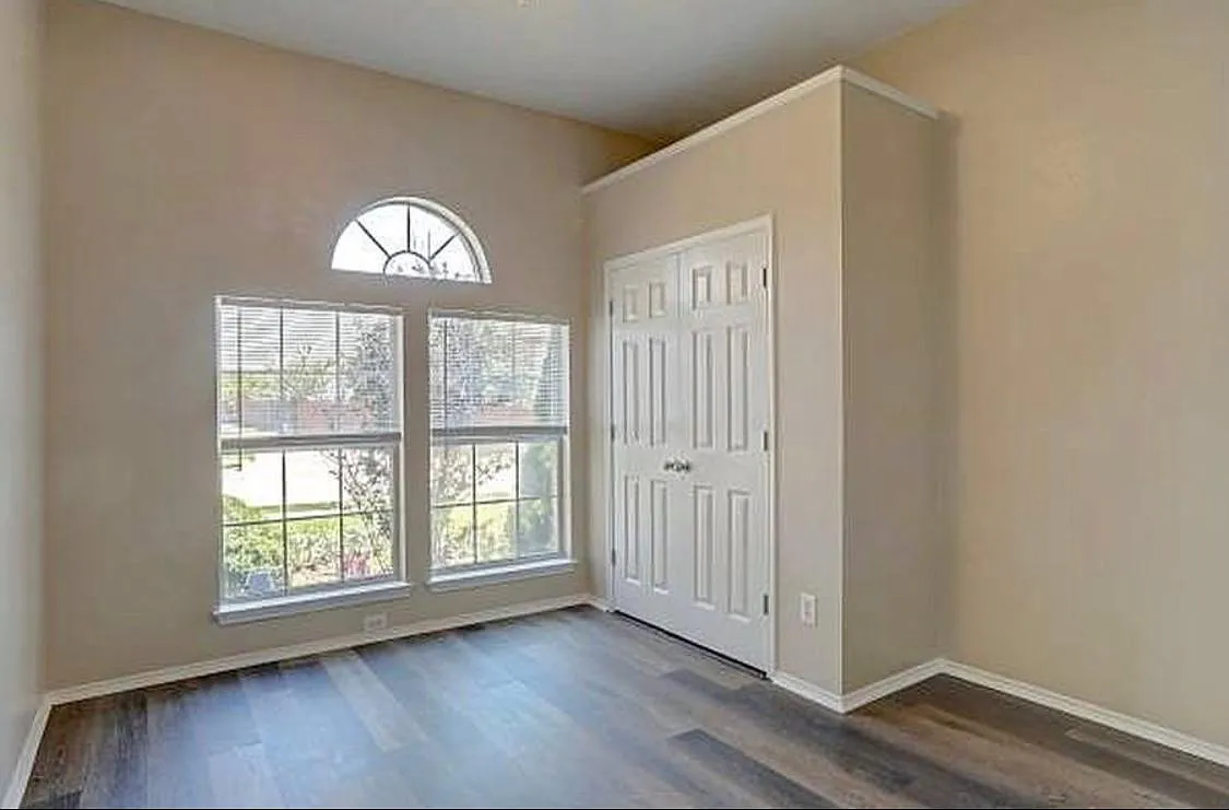 4 bed, 1477 sqft, $2,200 — Photo 3